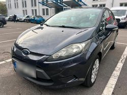 Grau Gebraucht 2009 Ford Fiesta Kleinwagen | 1.999 €