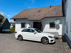 Weiß Gebraucht 2015 Mercedes C180 AMG line Limousine | 12.800 € (Fairer Preis)