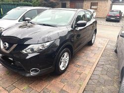 Schwarz Gebraucht 2015 Nissan Qashqai Acenta SUV | 10.200 € (Fairer Preis)