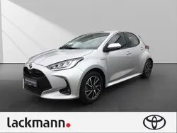 Silber Gebraucht 2020 Toyota Yaris Hybrid Club Kleinwagen | 17.990 € (Fairer Preis)