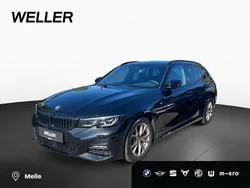 Black sapphire (schwarz) Gebraucht 2020 BMW 330 M Sport Kombi | 39.850 € (Fairer Preis)