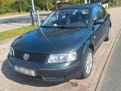 Grün Gebraucht 1997 VW Passat Limousine | 980 € (Guter Preis)