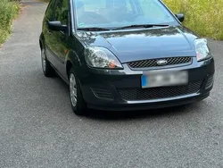 Grau Gebraucht 2007 Ford Fiesta Kleinwagen | 3.100 € (Fairer Preis)