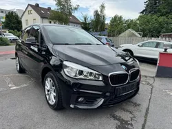 Schwarz ii Gebraucht 2016 BMW 218 Active Tourer Advantage Van / Kleinbus | 11.899 € (Fairer Preis)