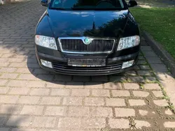 Schwarz Gebraucht 2008 Skoda Octavia Kombi | 6.500 €