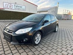 Blau Gebraucht 2011 Ford Focus Trend Limousine | 3.890 € (Guter Preis)