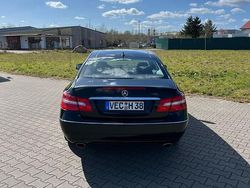 Schwarz Gebraucht 2010 Mercedes E350 Coupé | 8.500 € (Superpreis)
