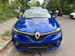 Blau Gebraucht 2023 Renault Clio V Equilibre Kleinwagen | 21.000 € (Etwas zu teuer)