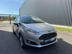 Silber Gebraucht 2015 Ford Fiesta Titanium Kleinwagen | 8.999 € (Fairer Preis)