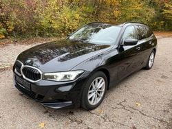 Schwarz Gebraucht 2023 BMW 320 Shadowline Kombi | 29.890 € (Superpreis)