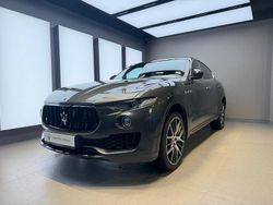 Grün Gebraucht 2018 Maserati Levante SUV | 39.256 € (Fairer Preis)