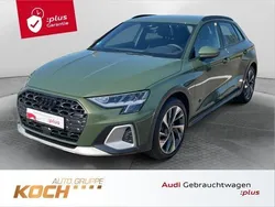 Distriktgrün metallic Gebraucht 2024 Audi A3 Ambiente Limousine | 33.890 € (Teuer)