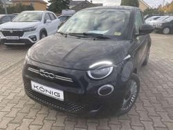 Onyxschwarz Gebraucht 2022 Fiat 500e Icon Kleinwagen | 19.998 € (Fairer Preis)