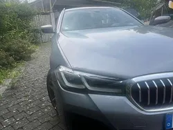 Grau Gebraucht 2023 BMW 530e Shadowline Kombi | 41.900 € (Fairer Preis)