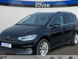 Schwarz Gebraucht 2024 VW Touran Highline Van / Kleinbus | 35.850 € (Fairer Preis)