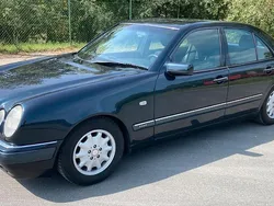 Schwarz Gebraucht 1996 Mercedes E200 Elegance Limousine | 2.300 € (Teuer)