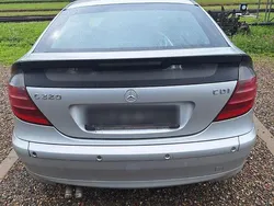 Silber Gebraucht 2004 Mercedes 220 Coupé | 850 €