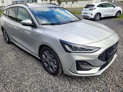 Polarsilber metallic Gebraucht 2025 Ford Focus ST-Line X Kombi | 27.590 € (Fairer Preis)