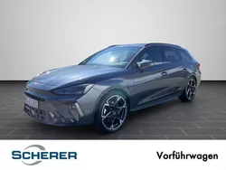 Magnetic grau metallic (metallic) Gebraucht 2025 Cupra Leon Limousine | 38.500 € (Etwas zu teuer)