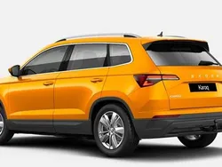 Phoenixorange metallic Neu 2025 Skoda Karoq Drive SUV | 36.681 € (Fairer Preis)