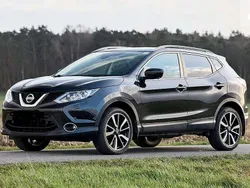 Schwarz Gebraucht 2015 Nissan Qashqai Tekna SUV | 11.950 € (Fairer Preis)