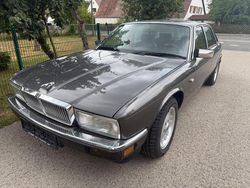 Grau Gebraucht 1988 Jaguar XJ40 Limousine | 6.900 €