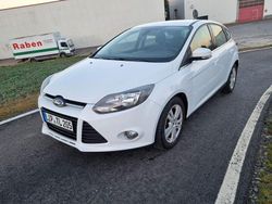 Weiß Gebraucht 2014 Ford Focus Titanium Limousine | 4.500 € (Fairer Preis)