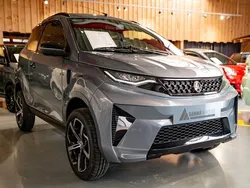 Grau Neu 2025 Aixam e-Crossover | 19.880 €