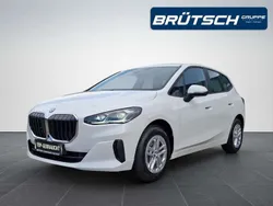 Alpinweiss iii Gebraucht 2024 BMW 218 Active Tourer Luxury Line Van / Kleinbus | 31.480 € (Guter Preis)