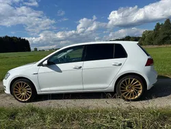 Weiß Gebraucht 2016 VW Golf VII LOUNGE Limousine | 10.199 € (Teuer)