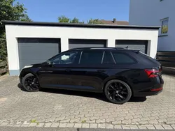 Schwarz Gebraucht 2021 Skoda Superb SportLine Kombi | 31.000 € (Fairer Preis)