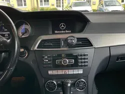Schwarz Gebraucht 2012 Mercedes 220 Kombi | 8.500 €