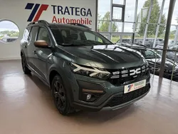 Grün Gebraucht 2025 Dacia Jogger Extreme Limousine | 20.990 € (Fairer Preis)