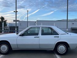 Weiß Gebraucht 1987 Mercedes 190 Limousine | 8.999 €