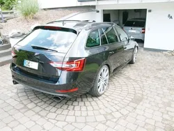 Schwarz Gebraucht 2016 Skoda Superb LAURIN & KLEMENT Kombi | 19.800 € (Fairer Preis)