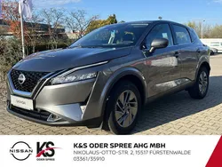 Grau / gun (metallic) Gebraucht 2024 Nissan Qashqai Acenta SUV | 25.990 € (Guter Preis)