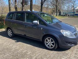 Blau Gebraucht 2010 Opel Zafira Van / Kleinbus | 2.250 € (Fairer Preis)