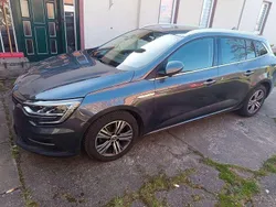 Grau Gebraucht 2022 Renault Mégane IV Equilibre Limousine | 21.000 € (Etwas zu teuer)