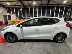 Weiß Gebraucht 2013 Kia Ceed 2 Kleinwagen | 7.990 € (Fairer Preis)