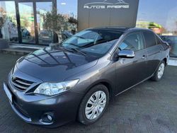 Grau Gebraucht 2012 Toyota Corolla Limousine | 8.999 € (Teuer)