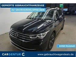 Deep black perleffekt Gebraucht 2022 VW Tiguan Elegance SUV | 24.490 € (Superpreis)