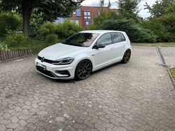Weiß Gebraucht 2017 VW Golf VII R Limousine | 34.100 €