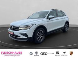 Weiss Gebraucht 2022 VW Tiguan Life SUV | 28.490 € (Fairer Preis)