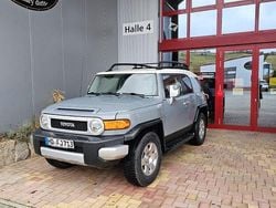 Grau Gebraucht 2014 Toyota FJ Cruiser SUV | 27.500 €