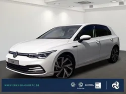 Oryxweiß perlmutteffekt Gebraucht 2023 VW Golf VIII Style Limousine | 33.879 € (Teuer)