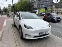 Gebraucht 2022 Tesla Model Y SUV | 35.000 € (Etwas zu teuer)