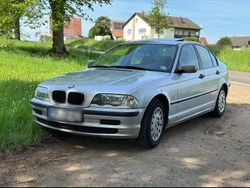 Silber Gebraucht 2000 BMW 318 Limousine | 1.500 €