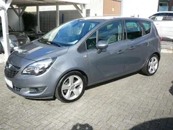 Grau Gebraucht 2016 Opel Meriva Van / Kleinbus | 9.500 € (Fairer Preis)