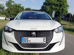 Weiß Gebraucht 2022 Peugeot e-208 Active Kleinwagen | 16.666 € (Fairer Preis)