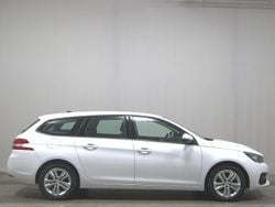 Weiss Gebraucht 2019 Peugeot 308 Active Kombi | 9.480 € (Guter Preis)